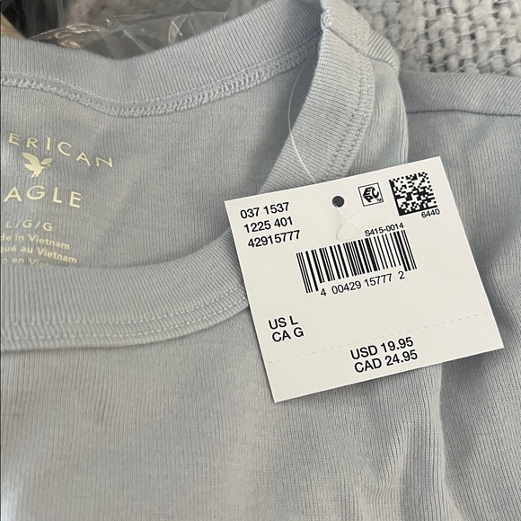 American Eagle T-shirt - Picture 2 of 2